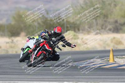 media/Oct-30-2025-Racers Edge (Thu) [[dabbdaf680]]/3-B Group/Session 5 (Turn 6)/